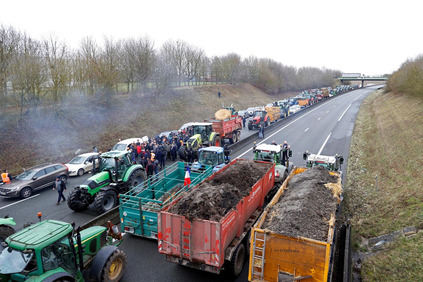 Video. Images of farmers blocking French roads in protest of rising costs, excessive regulation