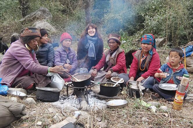  Vanessa Dougnac en reportage, ici, avec les nomades au Népal, en 2021.