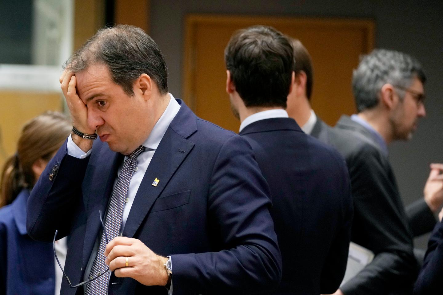 European leaders attempt to defuse farmers' anger