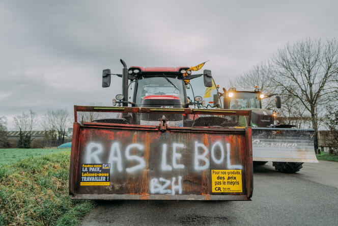 Manifestation d’agriculteurs à proximité de Rennes, le 25 janvier 2024.