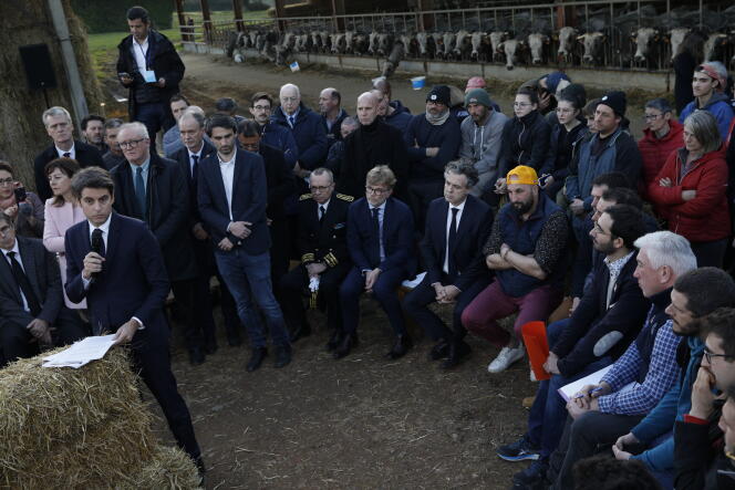 Gabriel Attal, lors de son adresse aux agriculteurs, dans une ferme de Montastruc-de-Salies (Haute-Garonne), le 26 janvier 2024.
