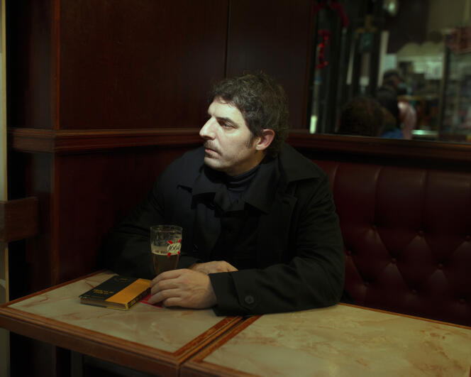 Damien Bonnard, dans le café Le Québec, Paris 6ᵉ, le 5 janvier 2024.