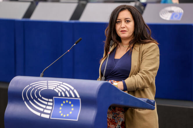 Leïla Chaibi, lors d’une session plénière du Parlement européen, à Strasbourg, le 15 mars 2023.