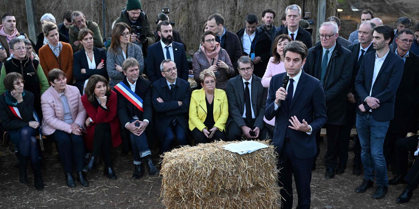 French PM offers protesting farmers key concession on diesel tax
