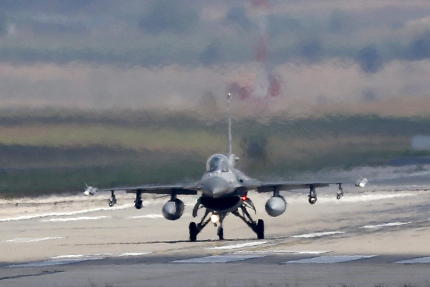 Tras un año de tensiones, Estados Unidos aprueba la venta de cazas F-16 a Turquía