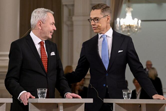 Pekka Haavisto (à gauche) et Alexander Stubb, à Helsinki, le 28 janvier 2024. 