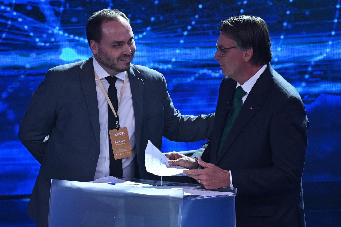 Bolsonaro family under investigation for political espionage in Brazil