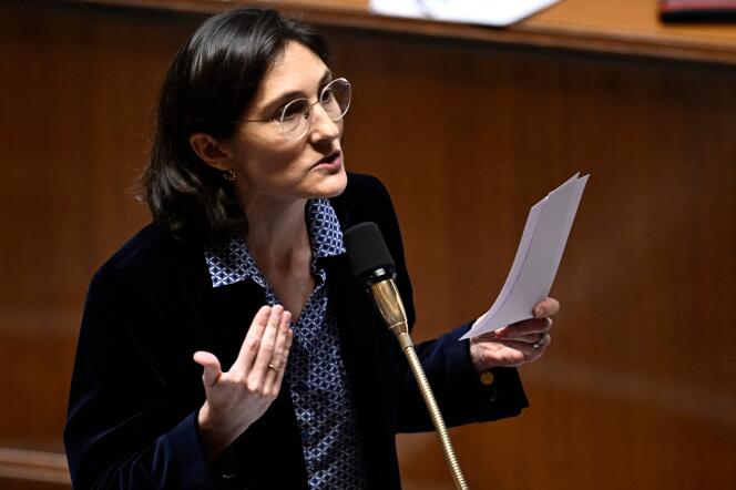 La ministre de l’éducation nationale, de la jeunesse, des sports et des Jeux olympiques, Amélie Oudéa-Castera,  le 24 janvier, lors des questions au gouvernement à l’Assemblée nationale, à Paris.
