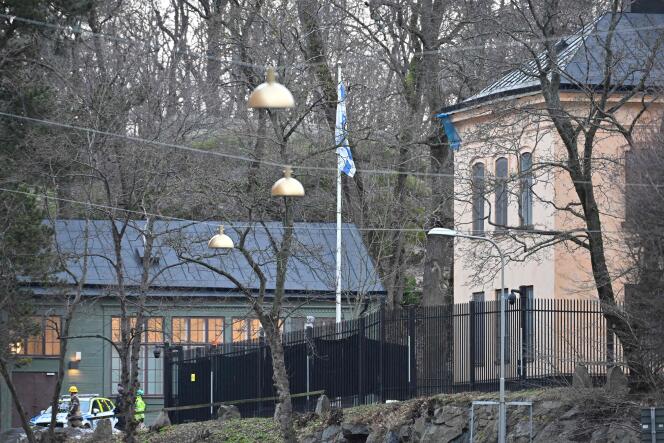 Las fuerzas policiales se movilizaron frente a la embajada de Israel en Estocolmo el 31 de enero de 2024.