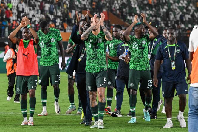 L’équipe du Nigeria célèbre sa victoire sur l’Angola en quart de finale de la Coupe d’AFrique des nations (CAN), vendredi 2 février à Abidjan.