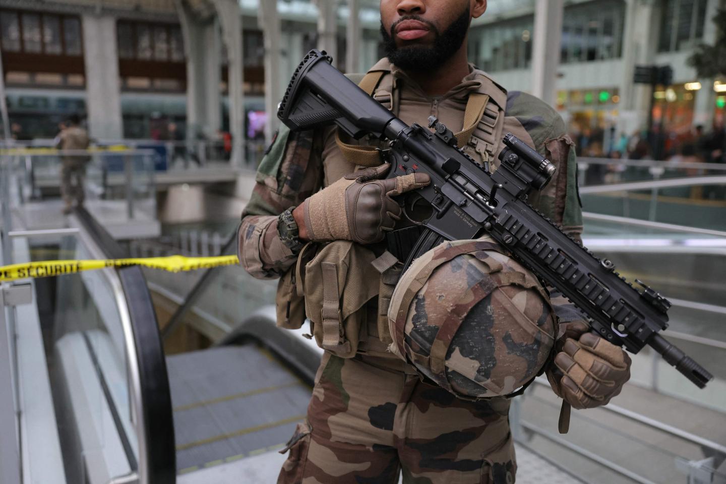 Paris: Several people injured in Gare de Lyon knife attack, one man arrested