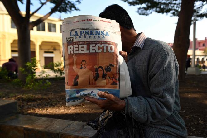 La « une » du journal « La Prensa grafica » indiquant que Nayib Bukele a été réélu, dans le centre historique de San Salvador, le 5 février 2024.