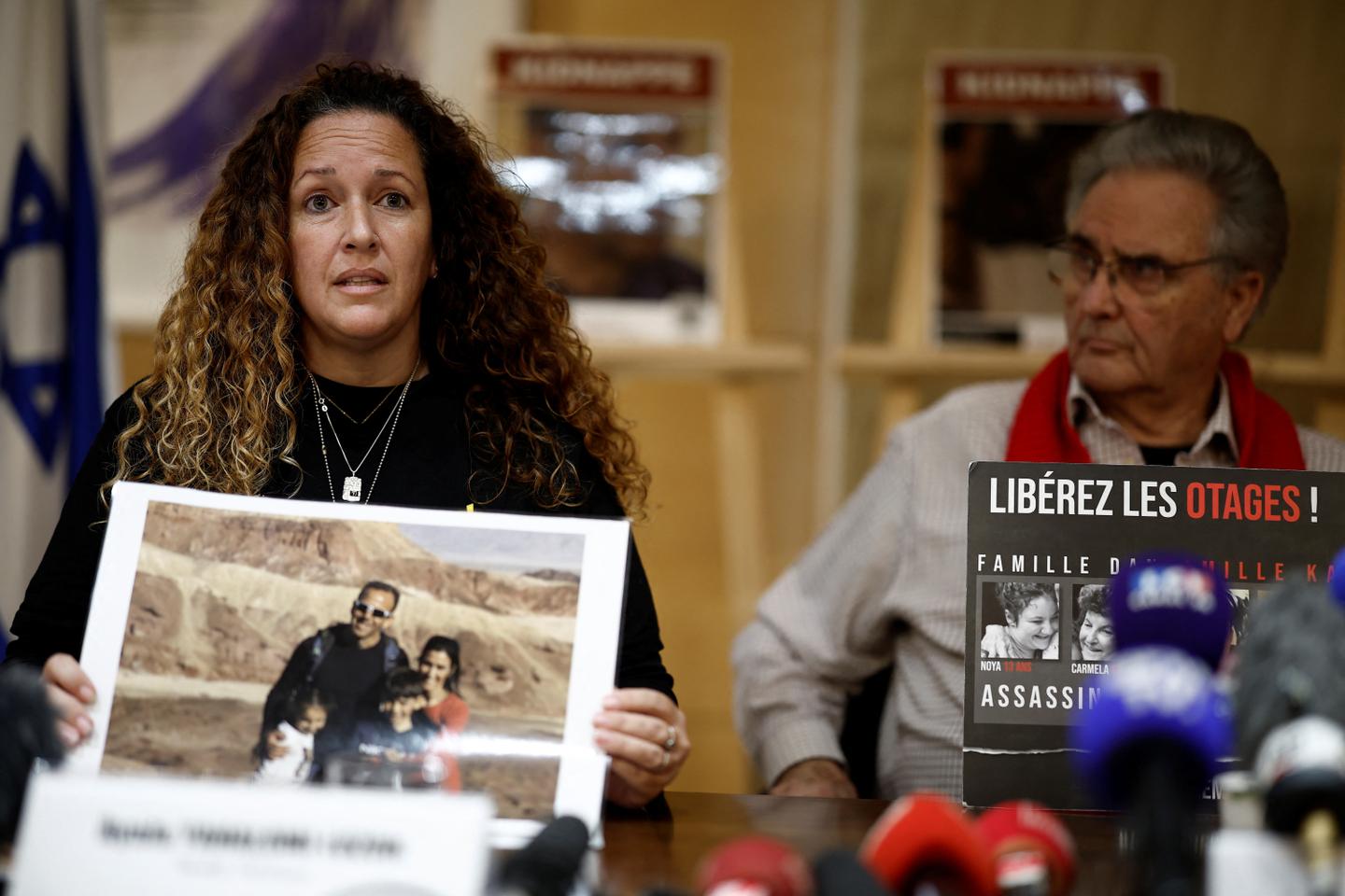 French politicians pause discord to pay tribute to citizens who died on October 7