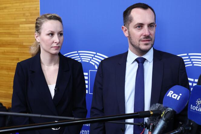 La tête de liste de Reconquête ! pour les élections européennes, Marion Maréchal et l’eurodéputé Nicolas Bay, au Parlement européen, à Strasbourg, le 7 février 2024.