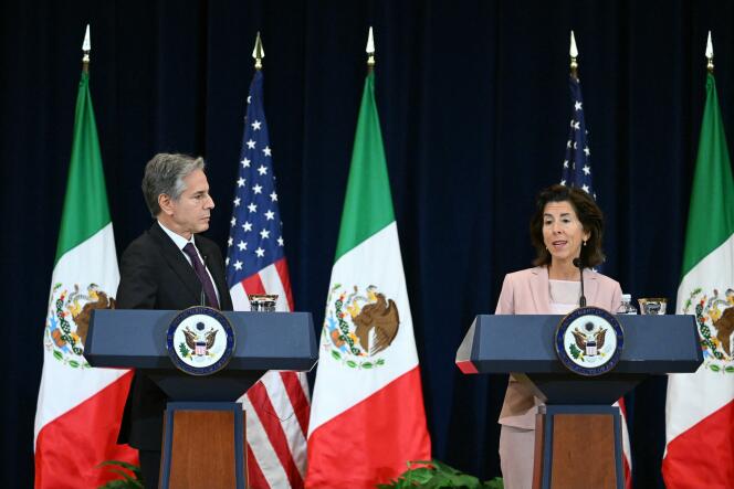 Le secrétaire d’Etat américain, Antony Blinken, et la secrétaire d’Etat au commerce, Gina Raimondo, lors du dialogue économique de haut niveau entre les Etats-Unis et le Mexique, à Washington DC, le 29 septembre 2023. 
