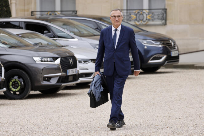 El exsecretario de Estado Jean-Marie Bockel, enviado especial de Emmanuel Macron a África, en el Palacio del Elíseo, en París, el 7 de mayo de 2022.