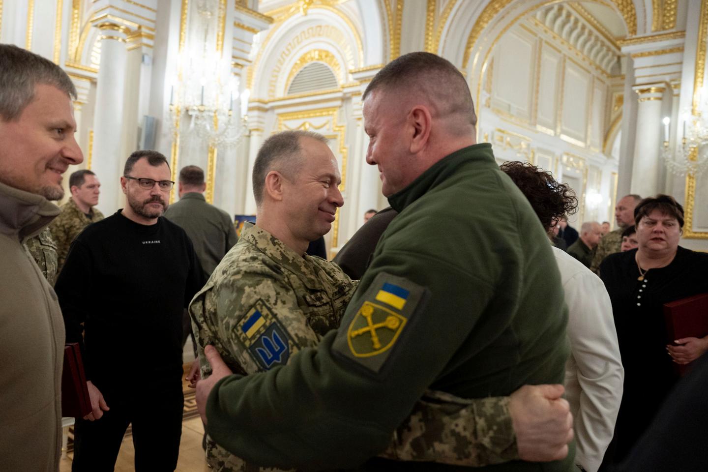 Ukraine's new army chief takes over, striving for unity at fraught time