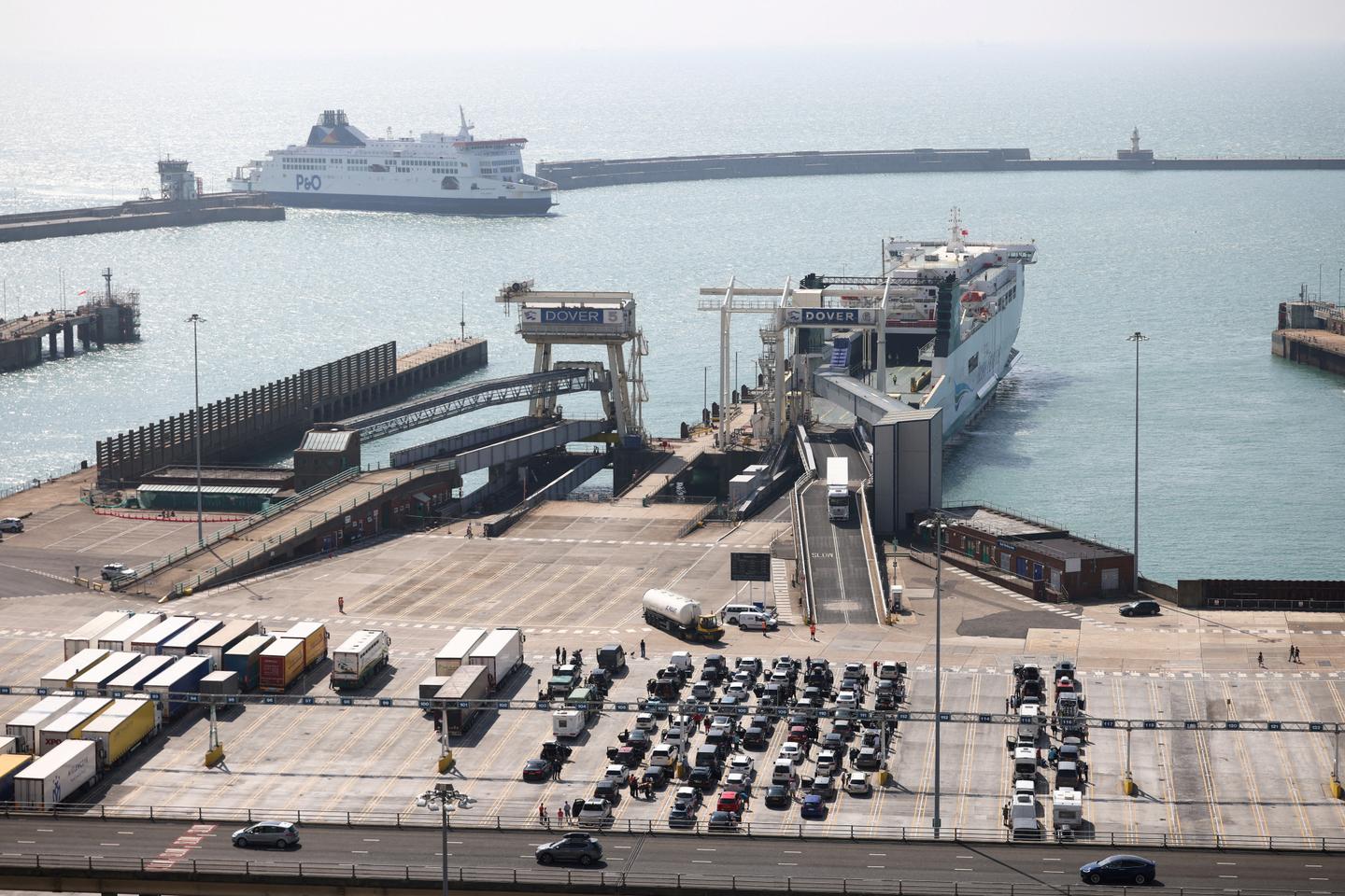 Dumping social en el transporte marítimo: “Las directivas europeas no contienen ninguna disposición destinada a combatir estas prácticas”