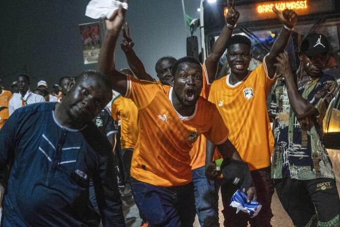 Des supporteurs dans les rues d’Abidjan après la victoire de la Côte d’Ivoire contre le Nigeria en finale de la CAN, le 11 février 2024.