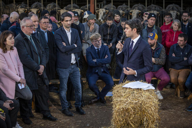Gabriel Attal lors de son adresse aux agriculteurs, dans une ferme à Montastruc-de-Salies (Haute-Garonne), le 26 janvier 2024. 