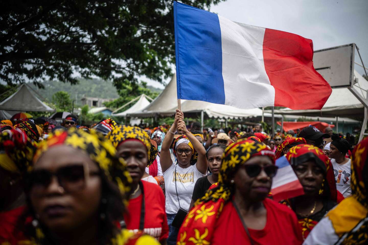 Emmanuel Macron défend la suppression du droit du sol sur l’île de Mayotte, devenue « la première maternité de France »
