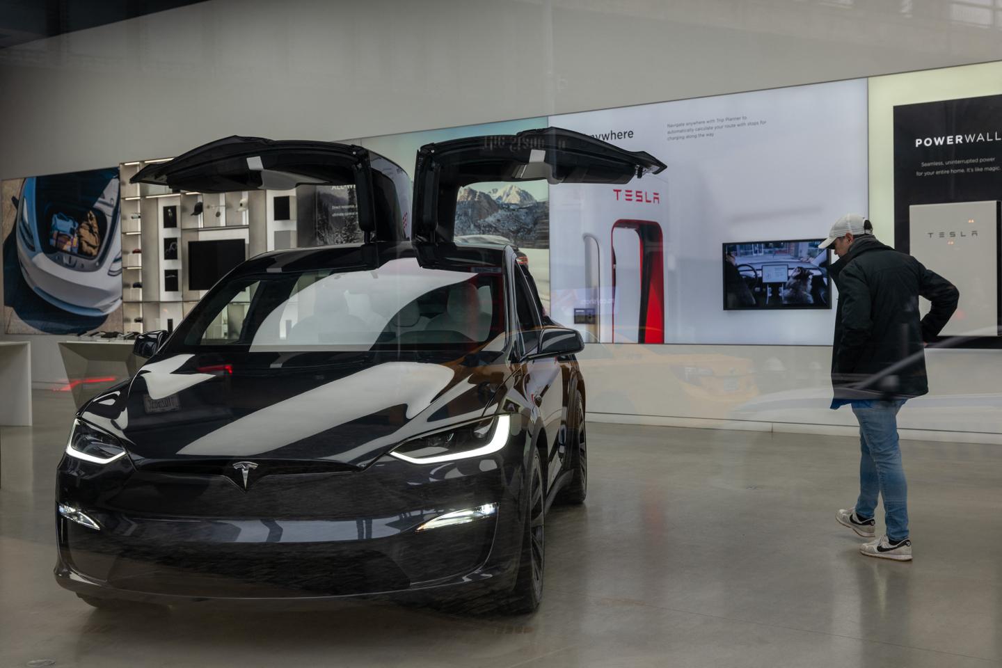 America falls out of love with Tesla and electric vehicles