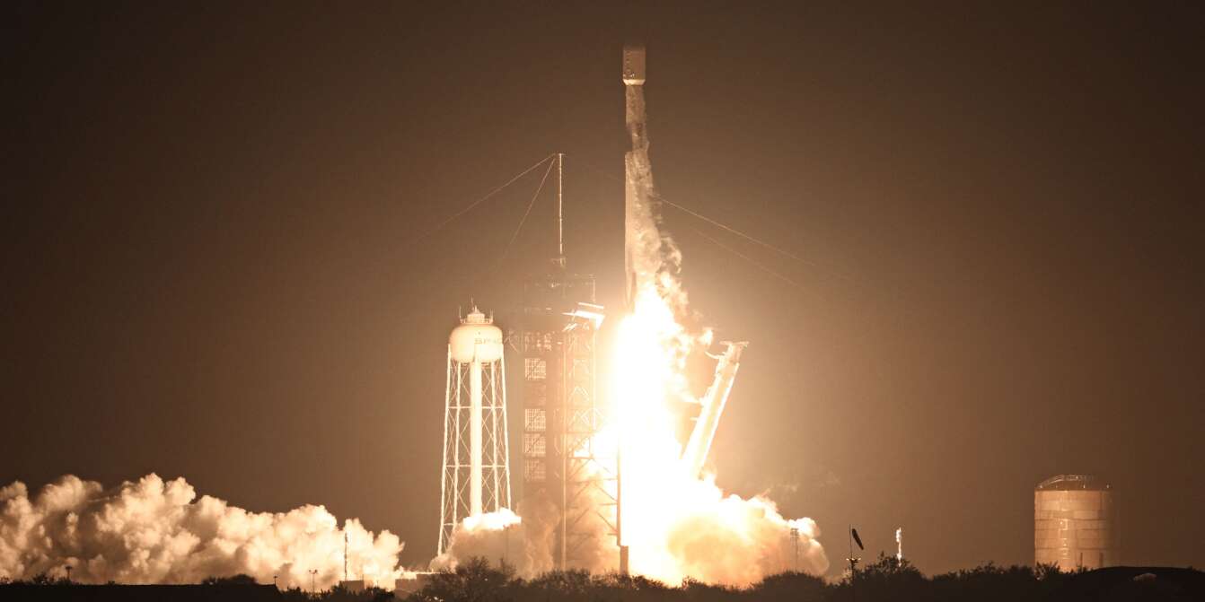 SpaceX launches 'Odysseus' moon lander for historic lunar mission