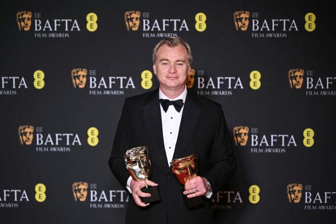 Christopher Nolan récompensé des Bafta du meilleur film et du meilleur réalisateur pour « Oppenheimer », à Londres, le 18 février 2024.