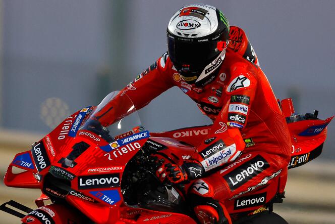 Francesco Bagnaia, de l’écurie Ducati Lenovo Team, lors des tests de présaison sur le circuit de Lusail, au nord de Doha, le 19 février 2024.