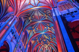 Le festival son et lumière Luminiscence, dans l’église Saint-Eustache, à Paris, en février 2024.