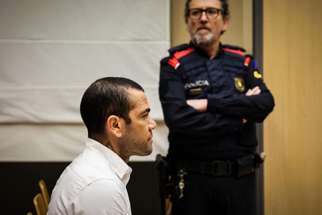 El exfutbolista brasileño Dani Alves en los juzgados, en Barcelona, 5 de febrero de 2024.
