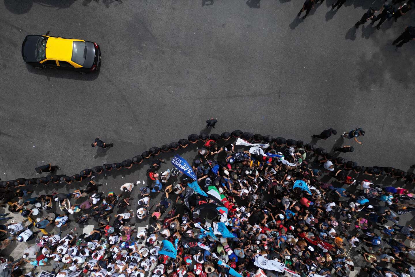 En Argentine, des milliers de personnes manifestent pour « l’urgence alimentaire »