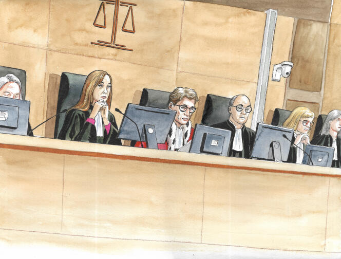 El presidente del tribunal especial de París, Laurent Raviot, y sus asesores, en el juicio por los atentados de Trèbes y Carcasona, en París, el 23 de febrero de 2024.
