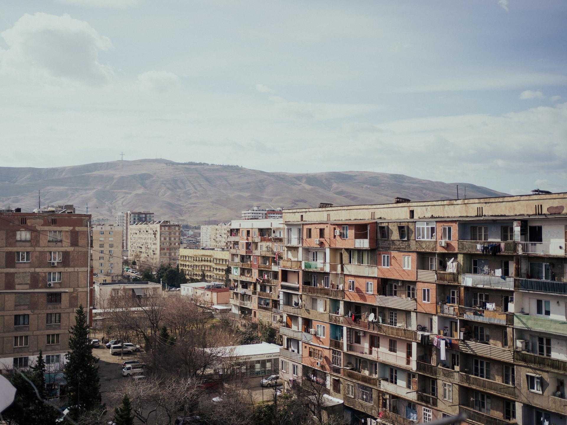 La vue de l’appartement de Nana Chkhitunidze et de son mari, à Roustavi (Géorgie), le 7 février 2024.
