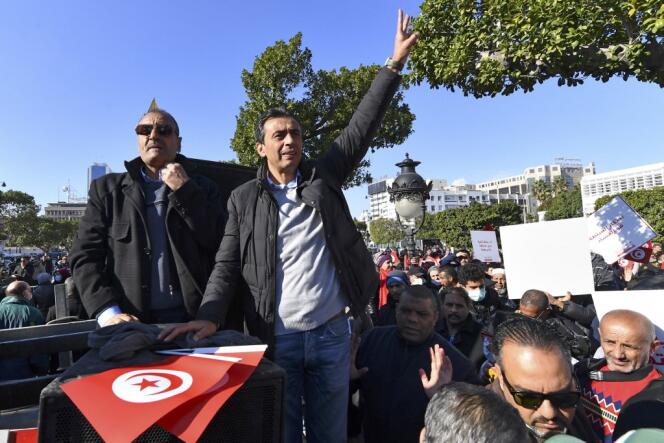 Jaouhar Ben Mbarek durante una manifestación de la oposición en Túnez, el 17 de diciembre de 2021.
