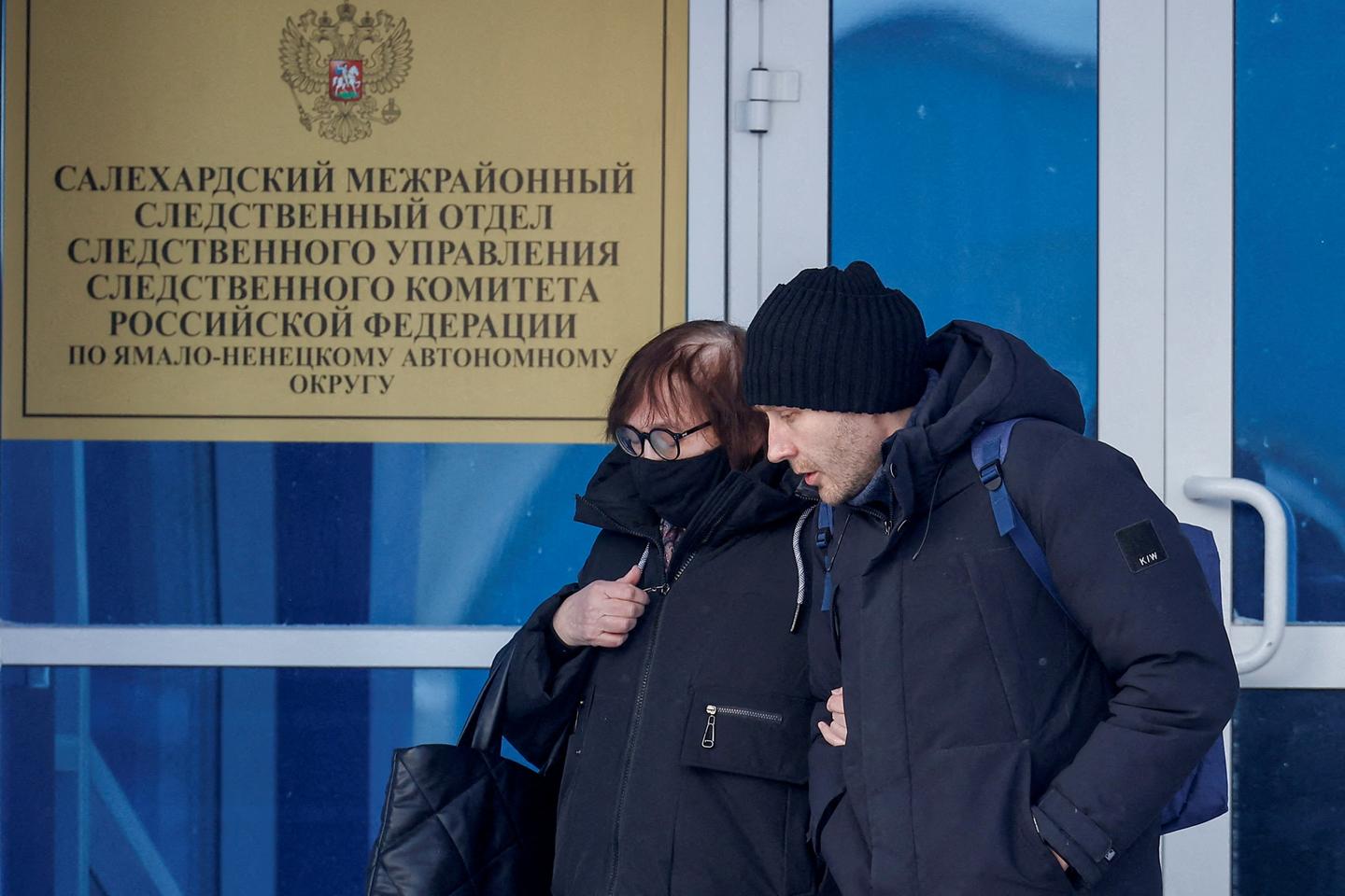 Navalny's body handed over to his mother