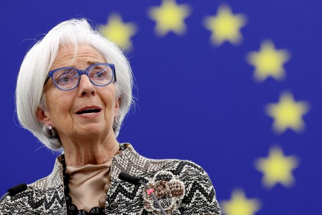 La presidente della Banca centrale europea Christine Lagarde parla davanti al Parlamento europeo a Strasburgo il 26 febbraio 2024.