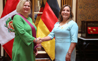 German Interior Minister Nancy Faeser shakes hands with Peru's President Dina Boluarte, in Lima, Peru February 27, 2024. Peru Presidency/Handout via REUTERS ATTENTION EDITORS - THIS IMAGE HAS BEEN SUPPLIED BY A THIRD PARTY. NO RESALES. NO ARCHIVES