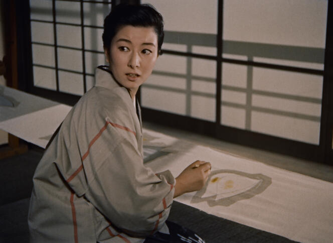 Kiwa (Fujiko Yamamoto) dans « Rivière de nuit » (1956), de Kozaburo Yoshimura.