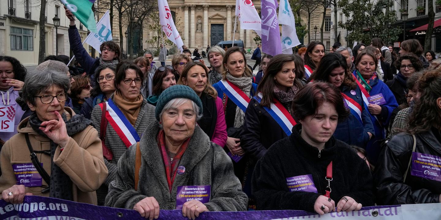 el Senado decide a favor de la constitucionalización del aborto, allanando el camino para su adopción definitiva por el Congreso