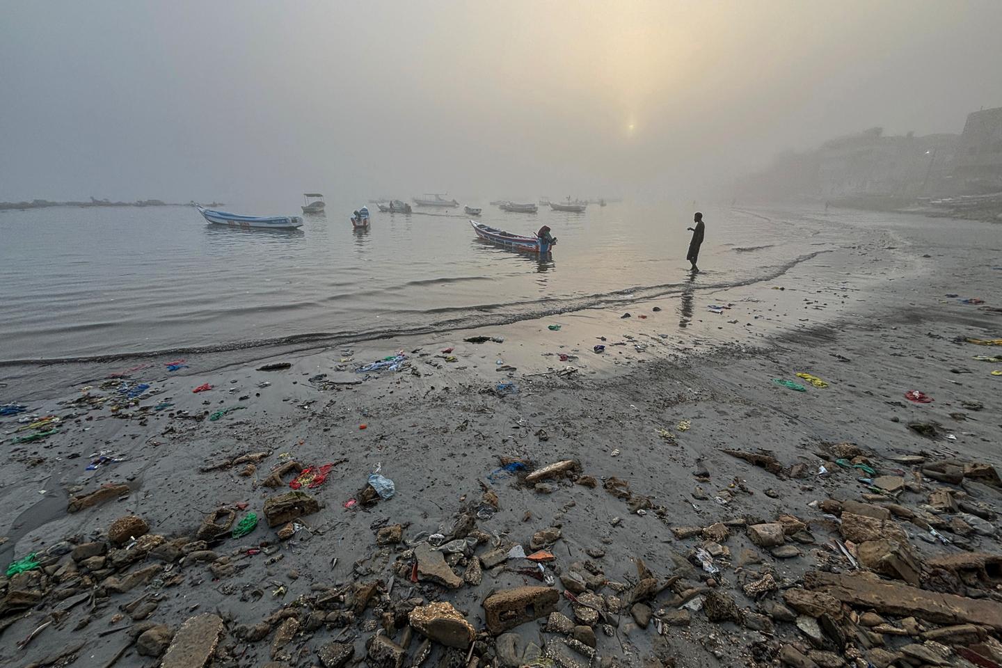 More than 20 migrants dead in shipwreck off Senegal coast