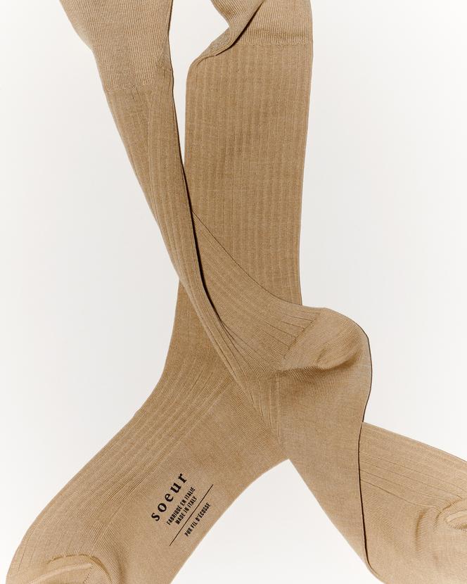 Calcetines altos Walk en hilo de Escocia, Sister, 35 €.