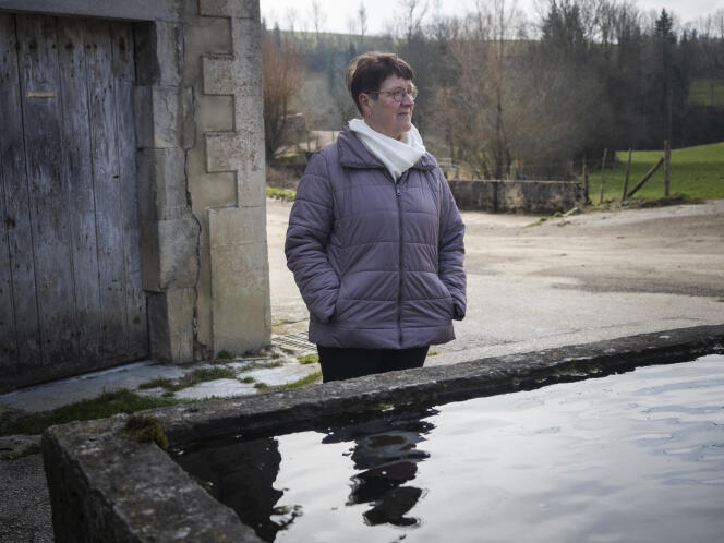 Marie-Andrée Besson, présidente de Solidarité paysans, dans son village d’Esserval-Combe (Jura), le 28 février 2024.