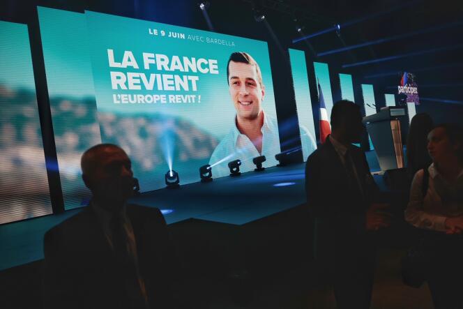 El escenario en el que Jordan Bardella pronunció su discurso de lanzamiento de la campaña del Rally Nacional para las elecciones europeas de 2024, en Marsella, el domingo 3 de marzo de 2024.