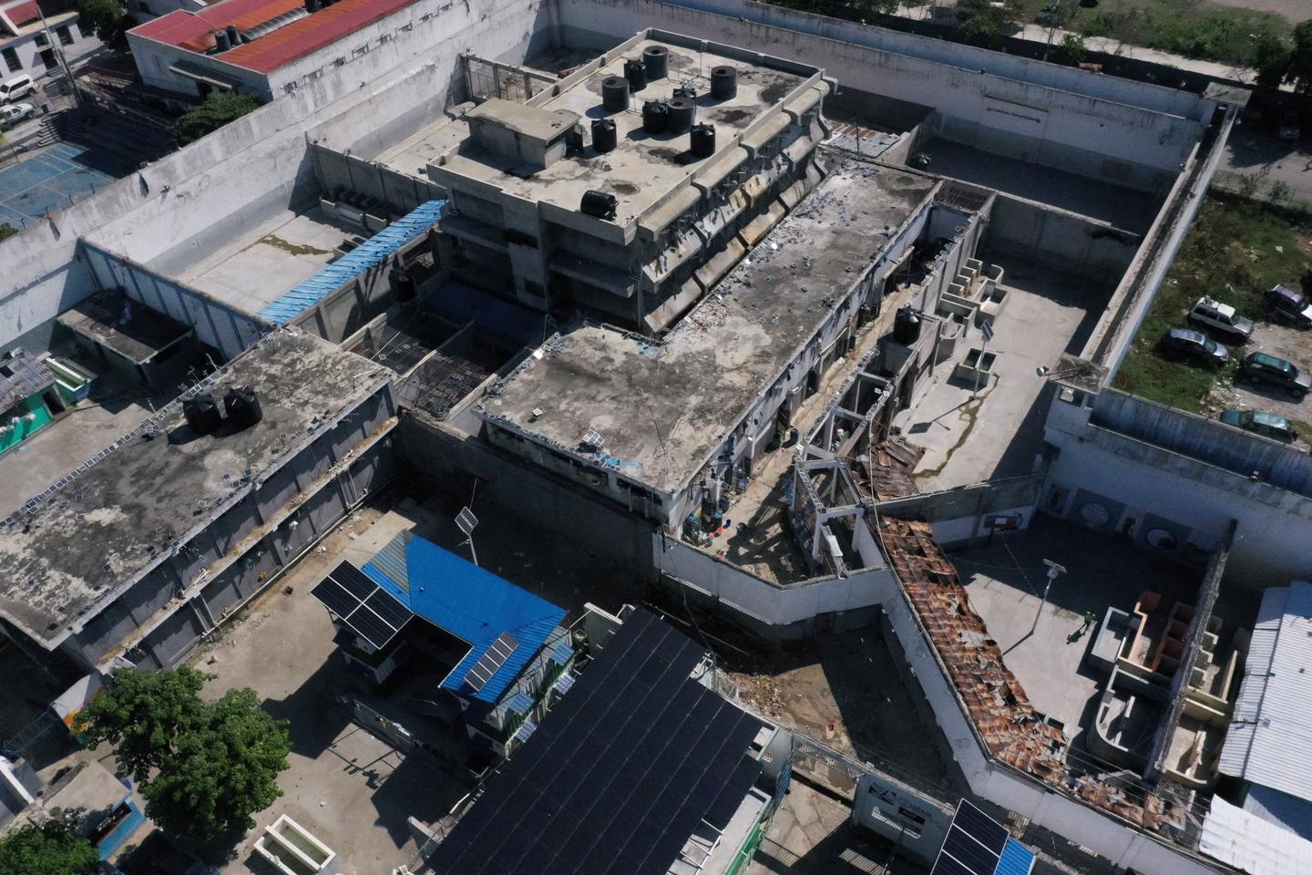 Violence in Haiti: Hundreds of inmates flee after armed gangs storm main prison