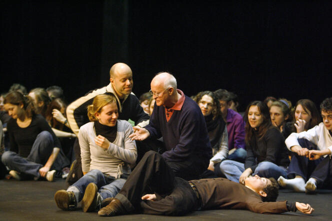 Edward Bond, sur la scène du Théâtre des Célestins, à Lyon, le 30 janvier 2007.