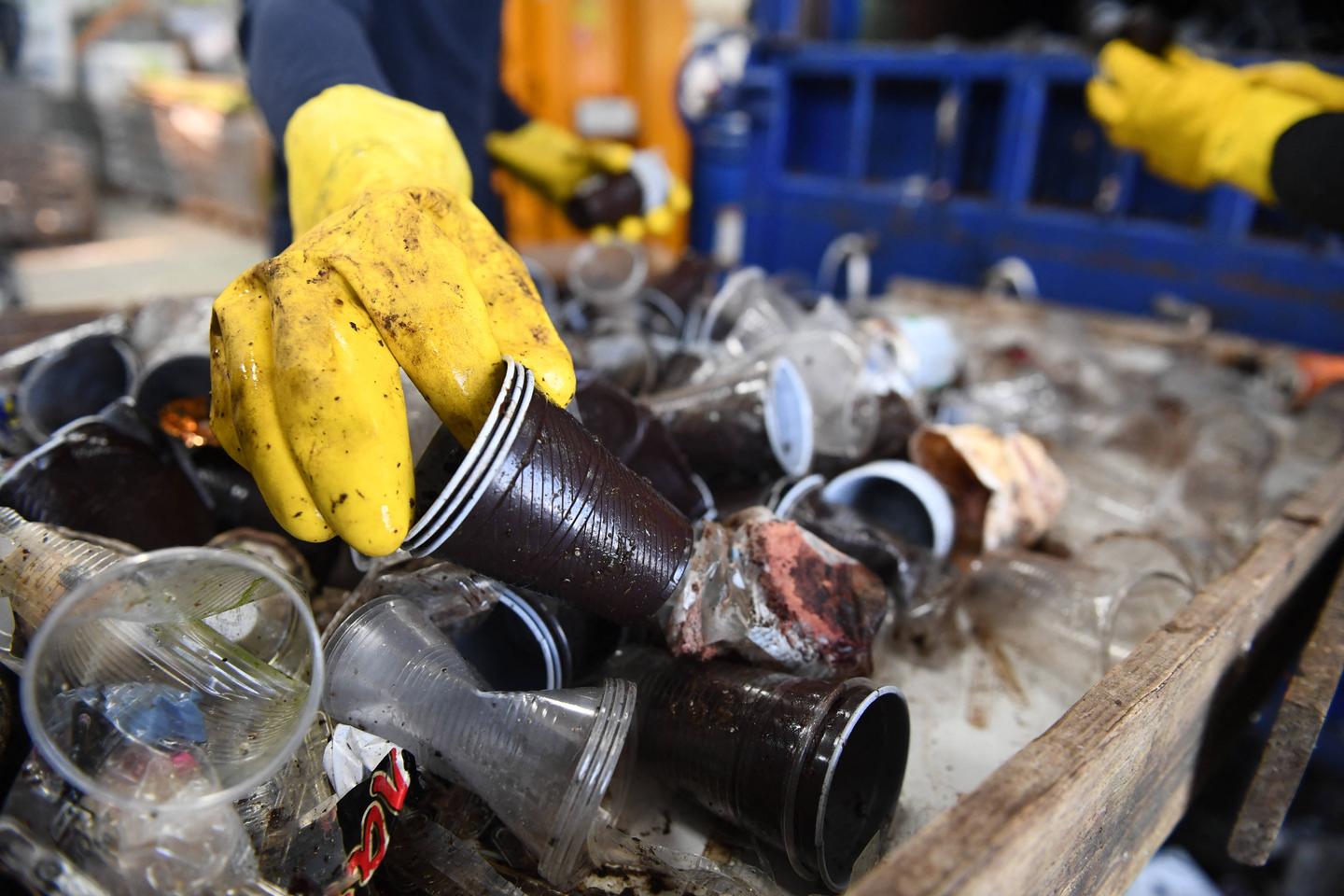 EU sets new targets to curb spiraling rise of plastic packaging