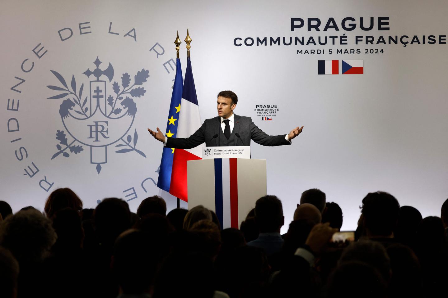 Macron urges Ukraine's allies not to be 'cowardly'