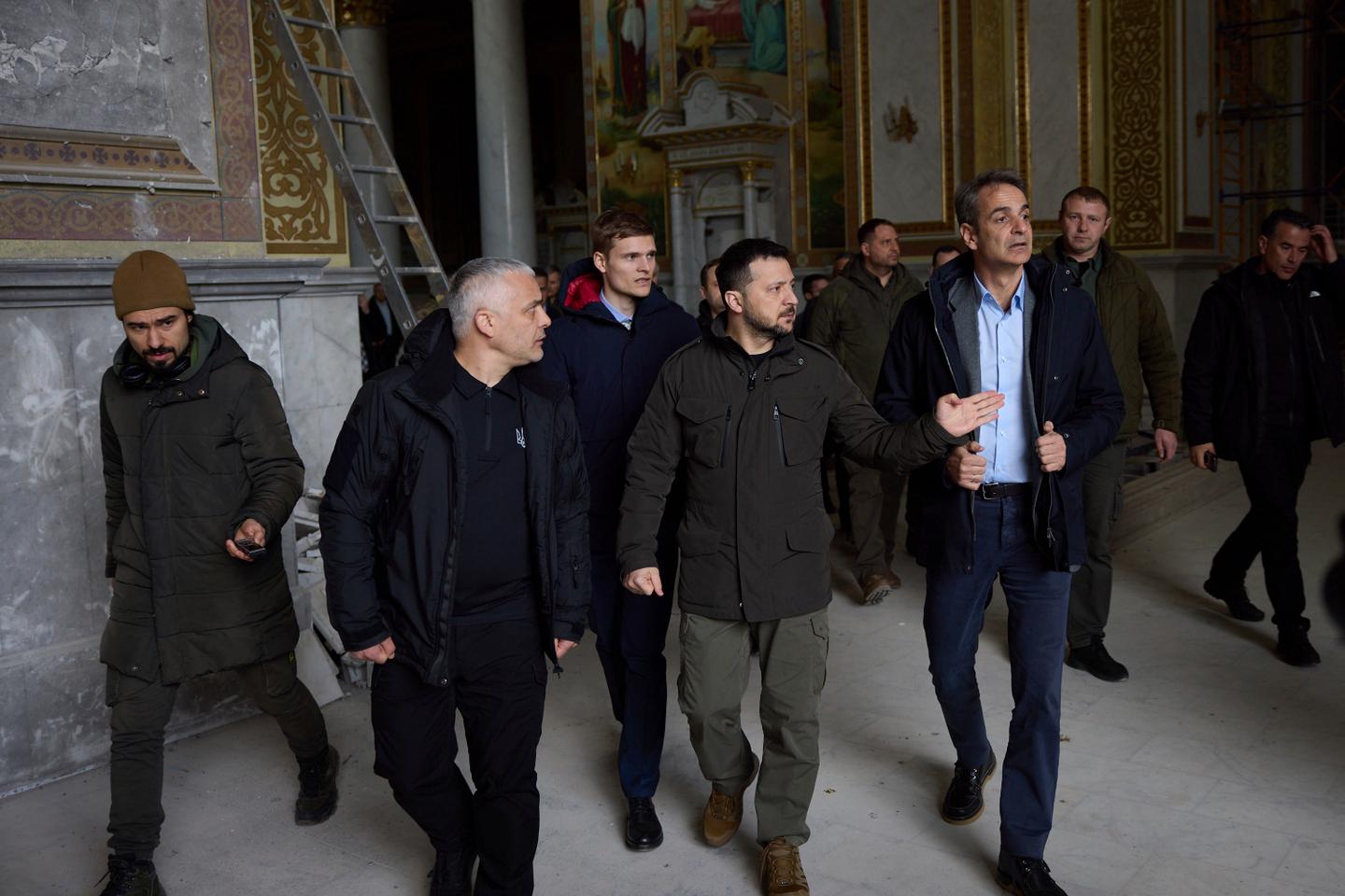 Zelensky and Greece's prime minister visited Odesa as it was rocked by a blast