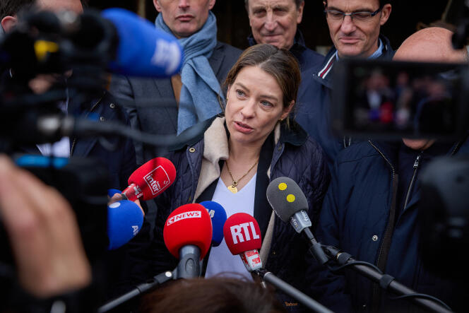 La numéro deux de la liste du parti Les Républicains pour les élections européennes de 2024, Céline Imart, lors d’une visite à la Ferme de la Recette à Echouboulains (Seine-et-Marne), le 19 février 2024. 